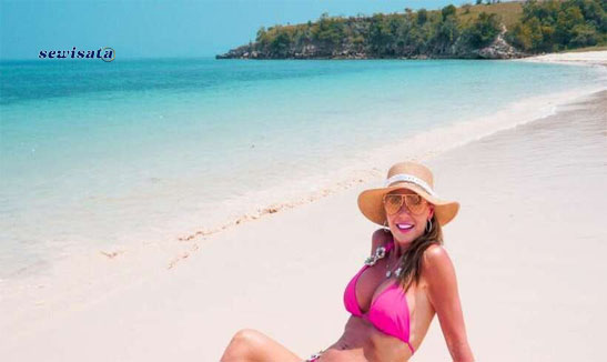 Pink Beach Lombok