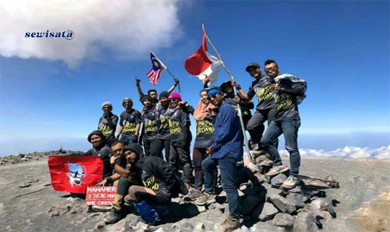 hiking gunung semeru