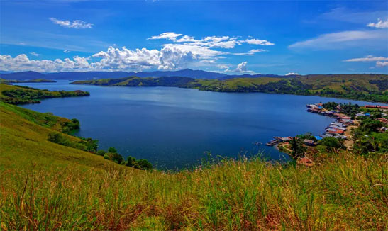 Harmoni WIsata danau sentani